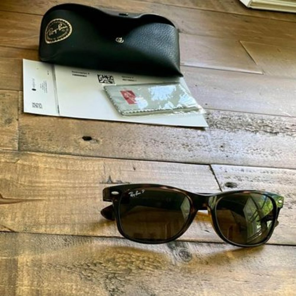 Ray Ban Polarized Wayfarer Sunglasses, Excellent Condition, Worn Once